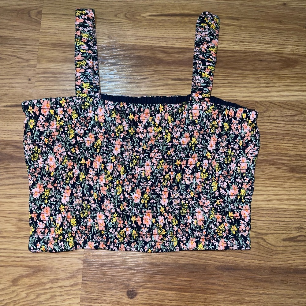 NWT 🌸AMERICAN EAGLE🌸 Floral Crop Tank